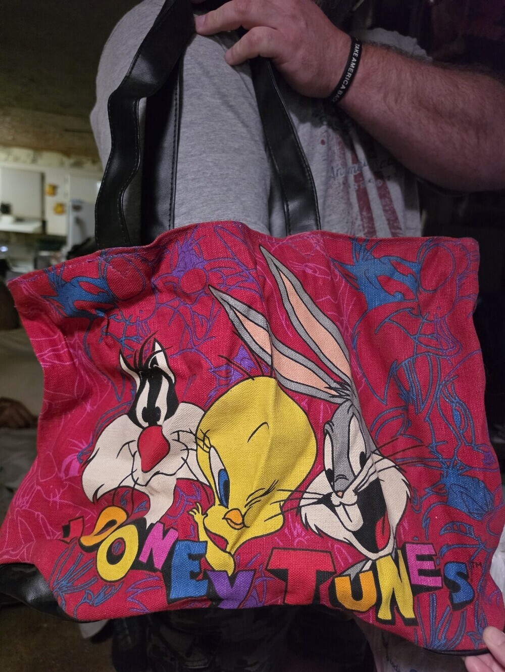 Vintage 1993 Looney Tunes Duffle Travel Bag Bugs Bunny Sylvester Tweety Bird